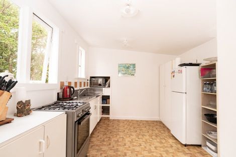 Photo of property in 26 Resolution Street, Lyall Bay, Wellington, 6022