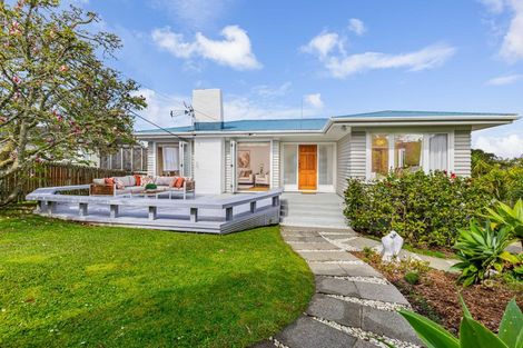 Photo of property in 2/18 Felstead Street, Birkenhead, Auckland, 0626