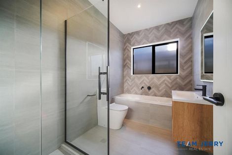 Photo of property in 43 Tributary Parade, Karaka, 2113
