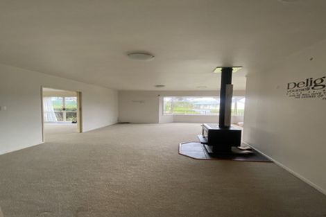 Photo of property in 101 Hillcrest Drive, Kelvin Grove, Palmerston North, 4414