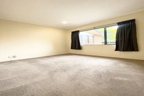Photo of property in 14 Gillett Place, Botany Downs, Auckland, 2014