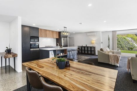 Photo of property in 9 Frederick Place, Whalers Gate, New Plymouth, 4310
