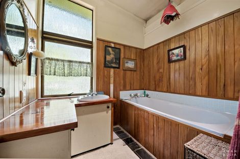 Photo of property in 3 Kathleen Street, Totara Vale, Auckland, 0627