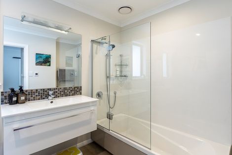 Photo of property in 34 Ngaio Road, Waikanae, 5036