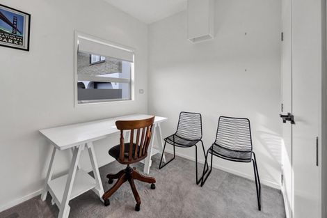 Photo of property in 2/5 Beach Street, Fitzroy, New Plymouth, 4312