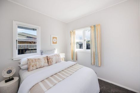 Photo of property in 215 College Street, West End, Palmerston North, 4412
