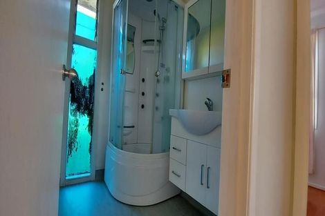 Photo of property in 68 Harrington Road, Henderson, Auckland, 0610