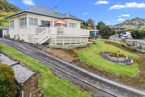 Photo of property in 43 North Street, Mokau, 4376
