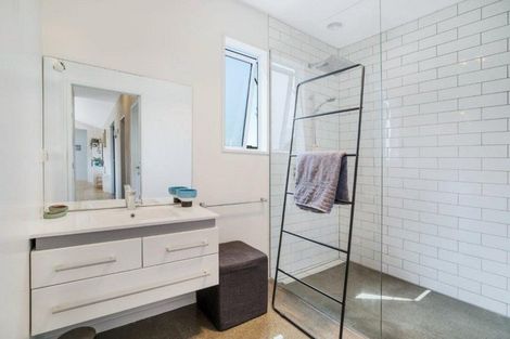 Photo of property in 14 Daniels Terrace, Wanaka, 9305