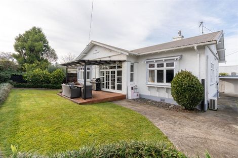 Photo of property in 13 Forest Lake Road, Forest Lake, Hamilton, 3200