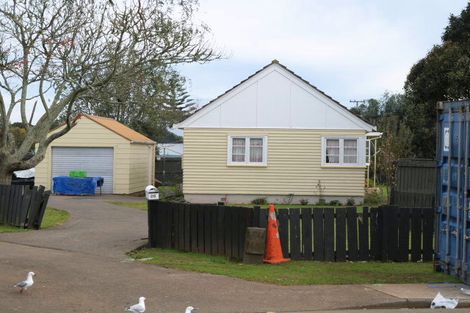 Photo of property in 26 Ewart Road, Mangere East, Auckland, 2024
