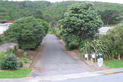 Photo of property in 55 Kakariki Grove, Waikanae, 5036