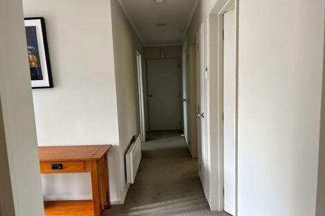 Photo of property in 3/77 Konini Road, Titirangi, Auckland, 0604