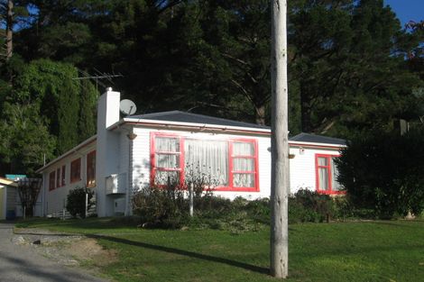 Photo of property in 88 Hine Road, Wainuiomata, Lower Hutt, 5014