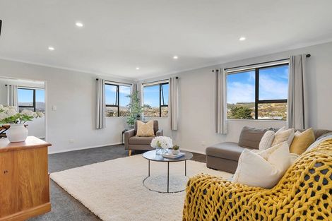 Photo of property in 21 The Mainsail, Whitby, Porirua, 5024