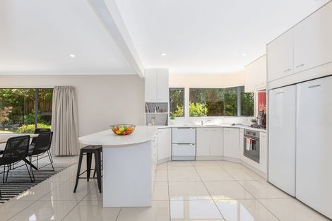 Photo of property in 122 Westchester Drive, Churton Park, Wellington, 6037