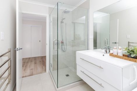 Photo of property in 24 Te Tiireke Drive, Glenview, Hamilton, 3206