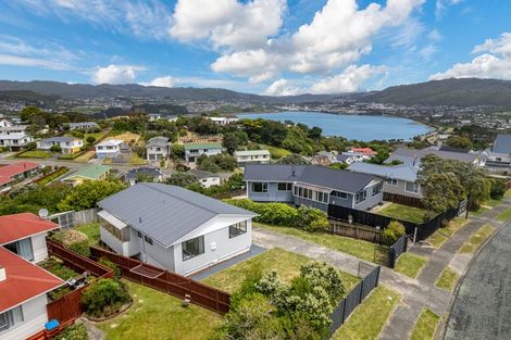 Photo of property in 7 Humphreys Grove, Titahi Bay, Porirua, 5022