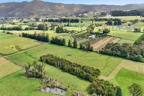 Photo of property in 120 Patons Rock Road, Patons Rock, Takaka, 7182