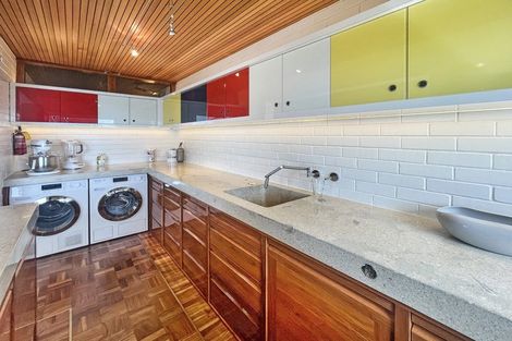 Photo of property in Seaview Apartments, 4/64 Milford Road, Milford, Auckland, 0620