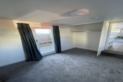 Photo of property in 71 Golf Road, New Lynn, Auckland, 0600