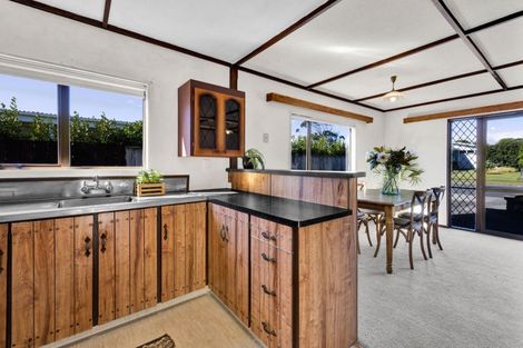 Photo of property in 1 Hawea Street, Merrilands, New Plymouth, 4312