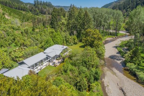 Photo of property in 803 Gladstone Road, Levin, 5571