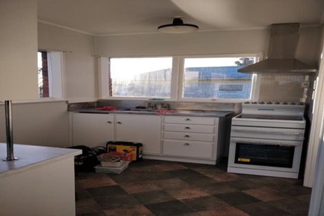 Photo of property in 2/6 Stanley Road, Glenfield, Auckland, 0629