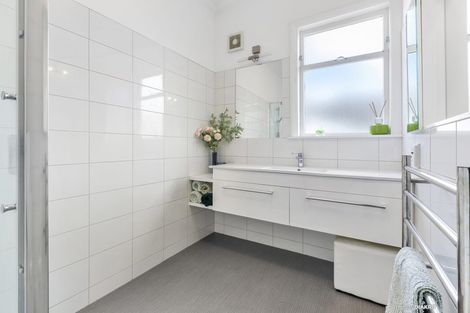 Photo of property in 10 Bristow Place, Karori, Wellington, 6012