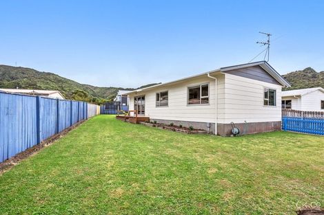 Photo of property in 3 Rakaia Grove, Wainuiomata, Lower Hutt, 5014