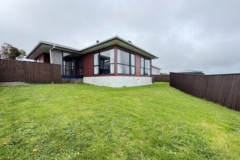 Photo of property in 16 Cathie Place, Karori, Wellington, 6012