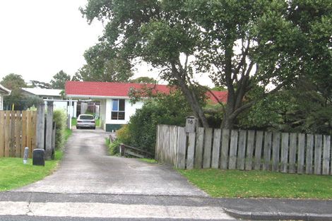 Photo of property in 16 Dawnhaven Drive, Te Atatu Peninsula, Auckland, 0610