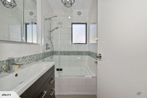 Photo of property in 84b Kaurilands Road, Titirangi, Auckland, 0604