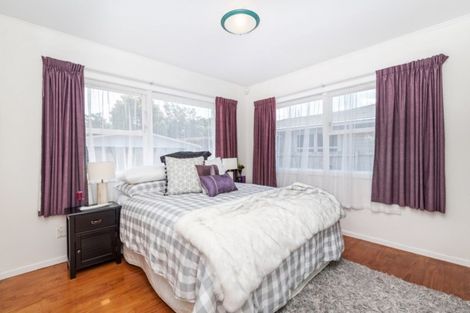 Photo of property in 6 Gill Avenue, Te Atatu Peninsula, Auckland, 0610