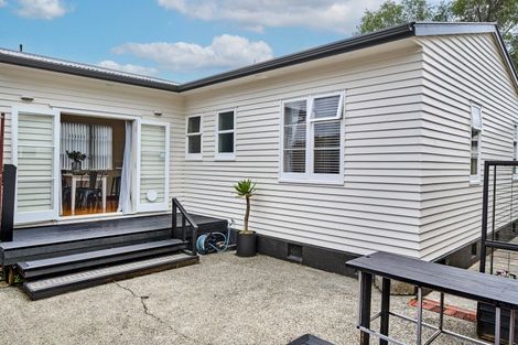 Photo of property in 10 Avon Street, Waterloo, Lower Hutt, 5011