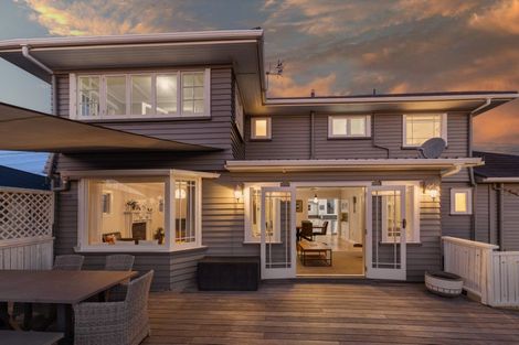 Photo of property in 26 Baring Terrace, Strandon, New Plymouth, 4312