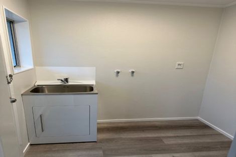 Photo of property in 33 Woolwich Close, Whitby, Porirua, 5024