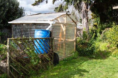 Photo of property in 16 Chamberlain Street, Dannevirke, 4930