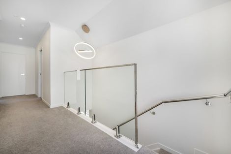 Photo of property in 7/11 Celeste Place, Totara Vale, Auckland, 0627