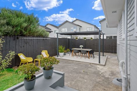 Photo of property in 13 Stokes Avenue, Te Atatu Peninsula, Auckland, 0610