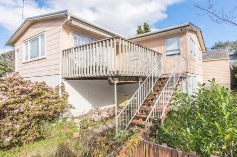 Photo of property in 1 Earl Road, Titirangi, Auckland, 0604