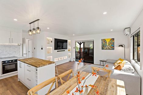 Photo of property in 1/85 Kaurilands Road, Titirangi, Auckland, 0604