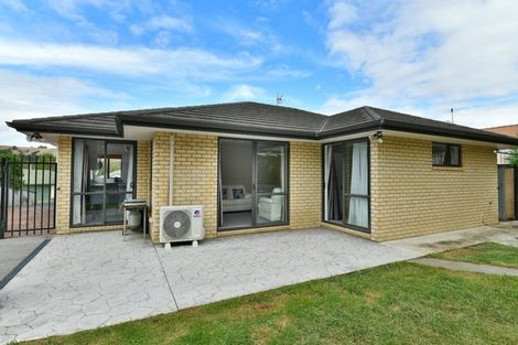 Photo of property in 66 Cabeleigh Drive, Helensville, 0800
