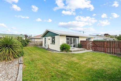 Photo of property in 1/123a Queenspark Drive, Parklands, Christchurch, 8083