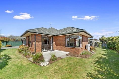 Photo of property in 2 Ngaio Street, Saint Martins, Christchurch, 8022