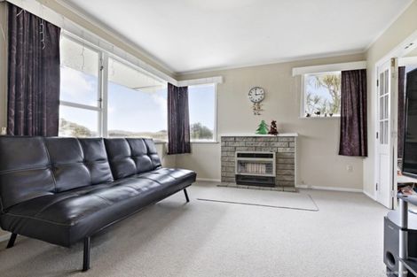 Photo of property in 32 Mark Avenue, Paparangi, Wellington, 6037