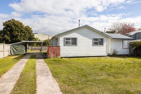 Photo of property in 63 Oakfield Crescent, Pukete, Hamilton, 3200