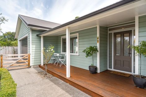 Photo of property in 28 Cotter Street, Greytown, 5712