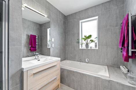 Photo of property in 15 Parkview Drive, Gulf Harbour, Whangaparaoa, 0930