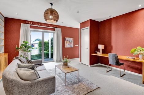 Photo of property in 1 Gleneagles Way, Waiwhakaiho, New Plymouth, 4312